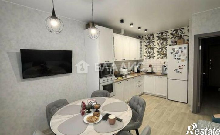 3-комн квартира 15-й микрорайон, 17Б