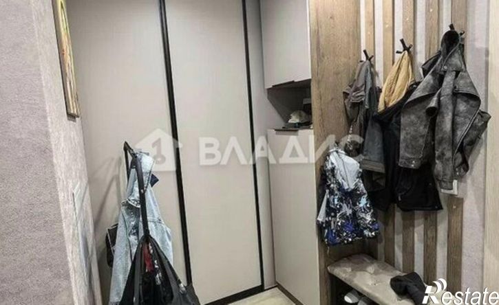 3-комн квартира 15-й микрорайон, 17Б