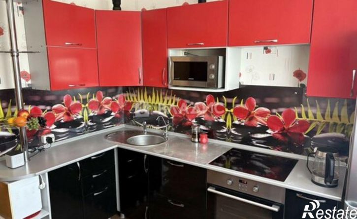 4-комн квартира микрорайон 7А, 25