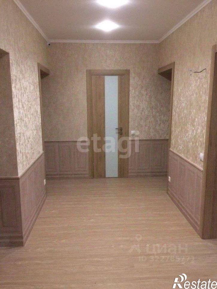 3-комн квартира Революционная улица, 19,  д. 19