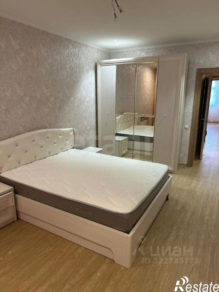 3-комн квартира Революционная улица, 19,  д. 19