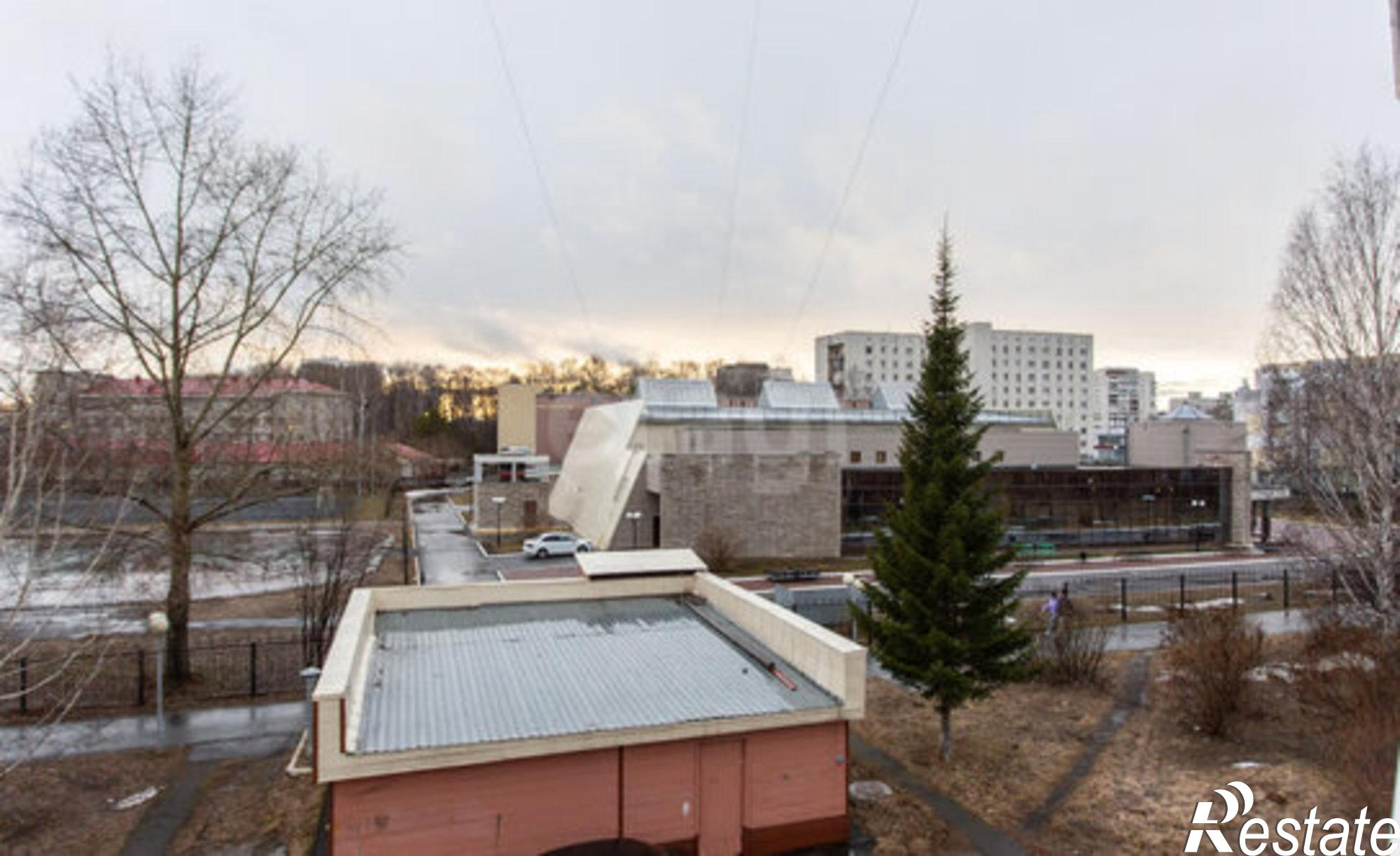 Купить квартиру за 5 100 000 рублей на 4-й микрорайон, 25