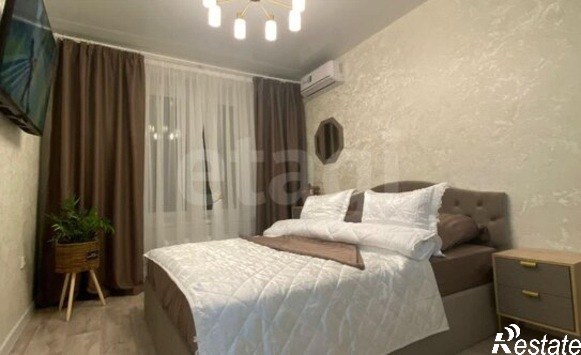 Купить квартиру за 6 000 000 рублей на 15-й микрорайон, 42