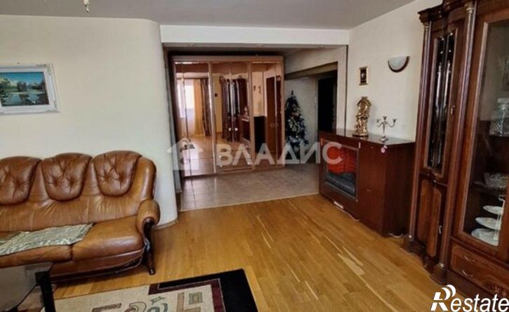 3-комн квартира микрорайон 3Б, 3