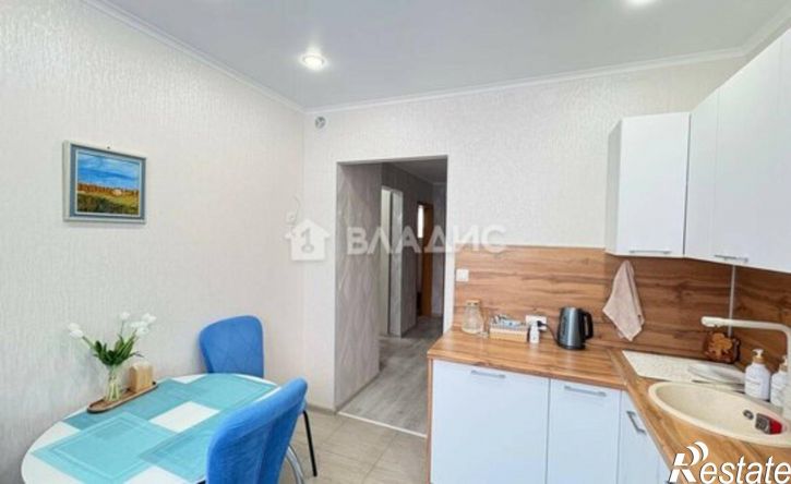 3-комн квартира микрорайон 7А, 7Б