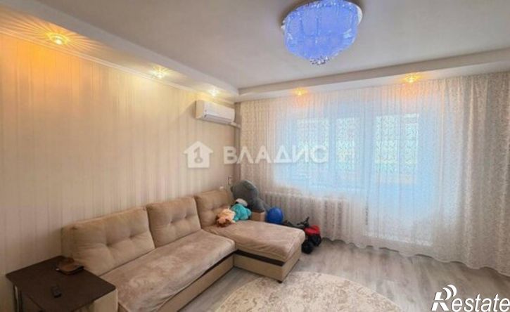 3-комн квартира микрорайон 7А, 7Б