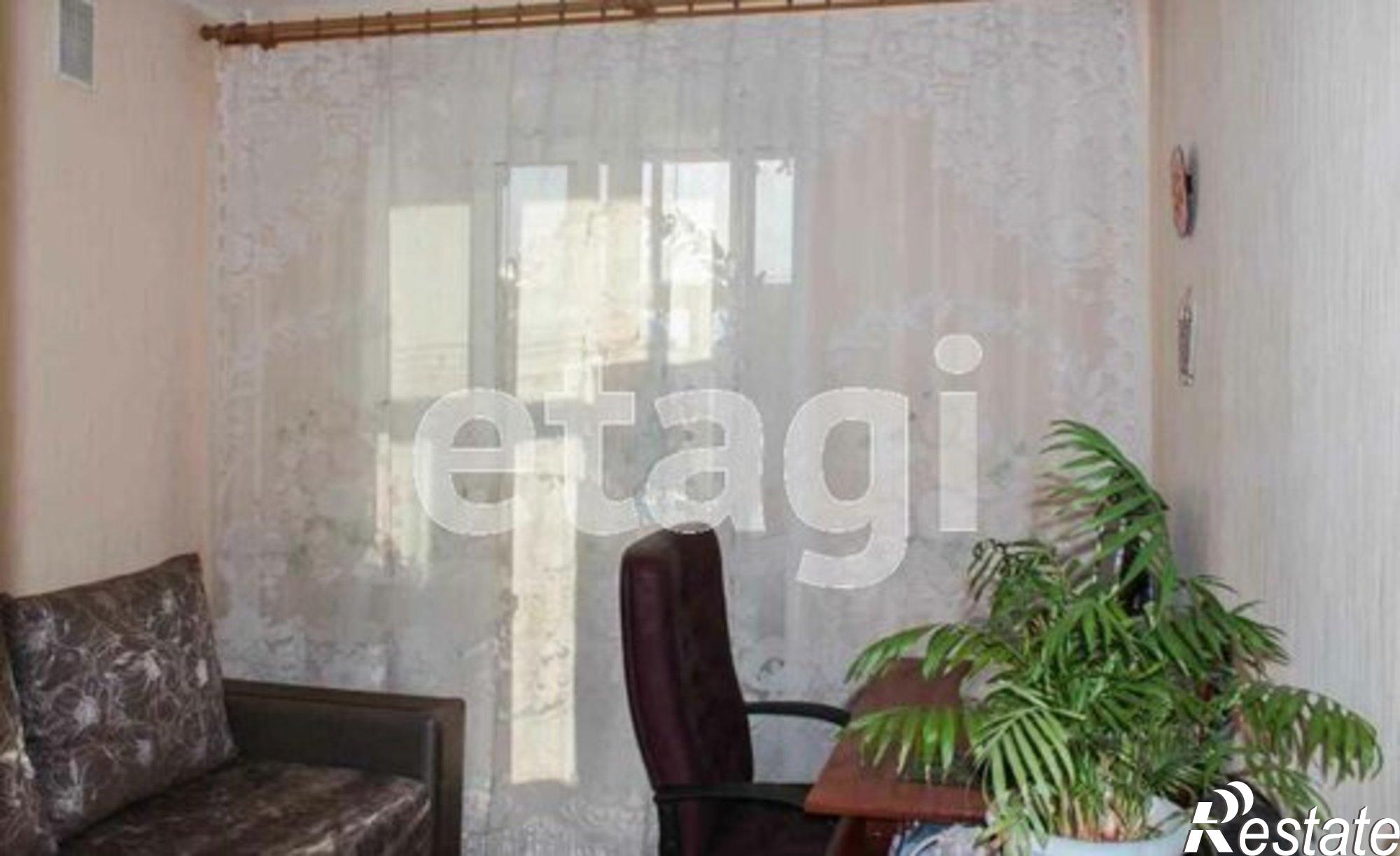 Купить квартиру за 2 500 000 рублей на 8-й микрорайон, 15