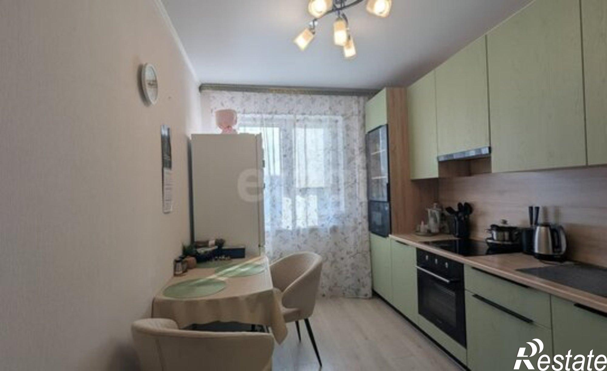 Купить квартиру за 6 300 000 рублей на 10-й микрорайон, 72