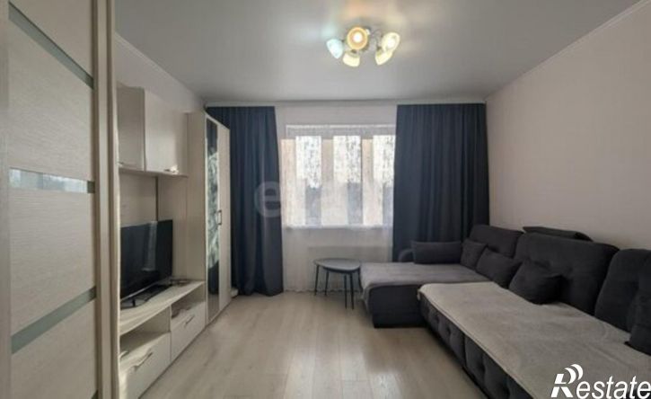 2-комн квартира 10-й микрорайон, 72