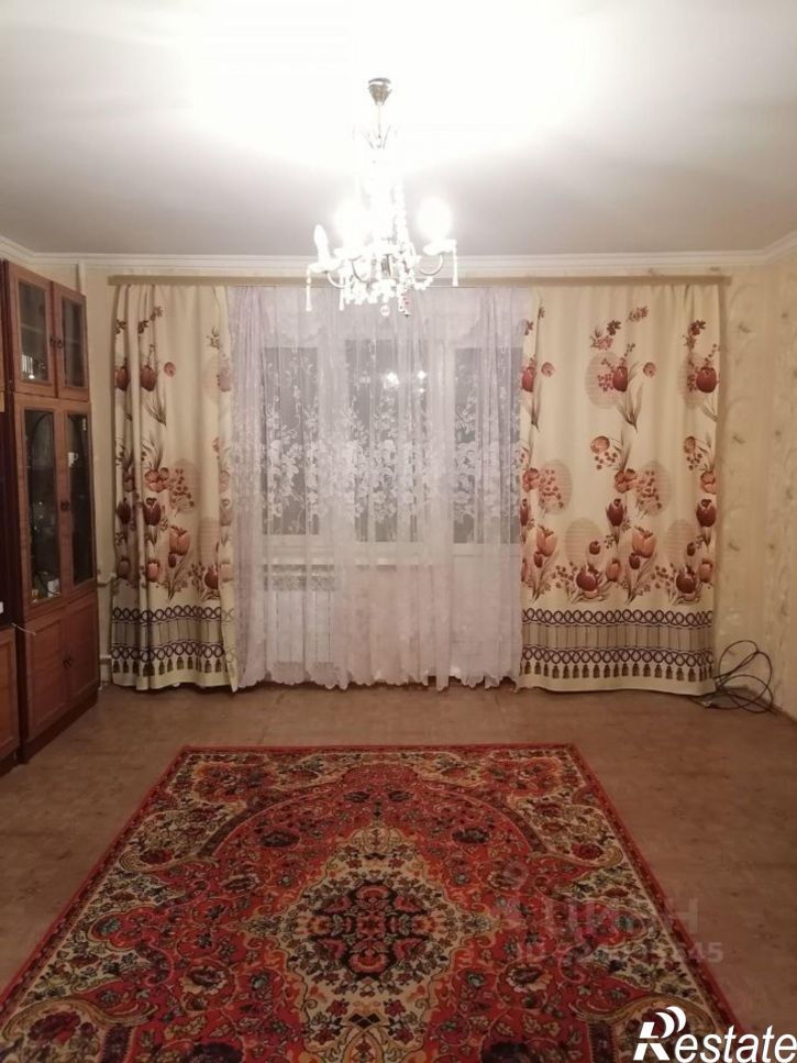 4-комн квартира 10-й микрорайон, 67