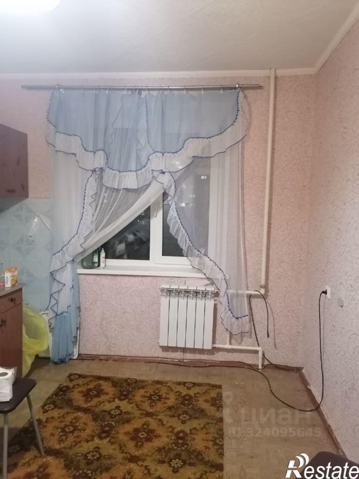 4-комн квартира 10-й микрорайон, 67