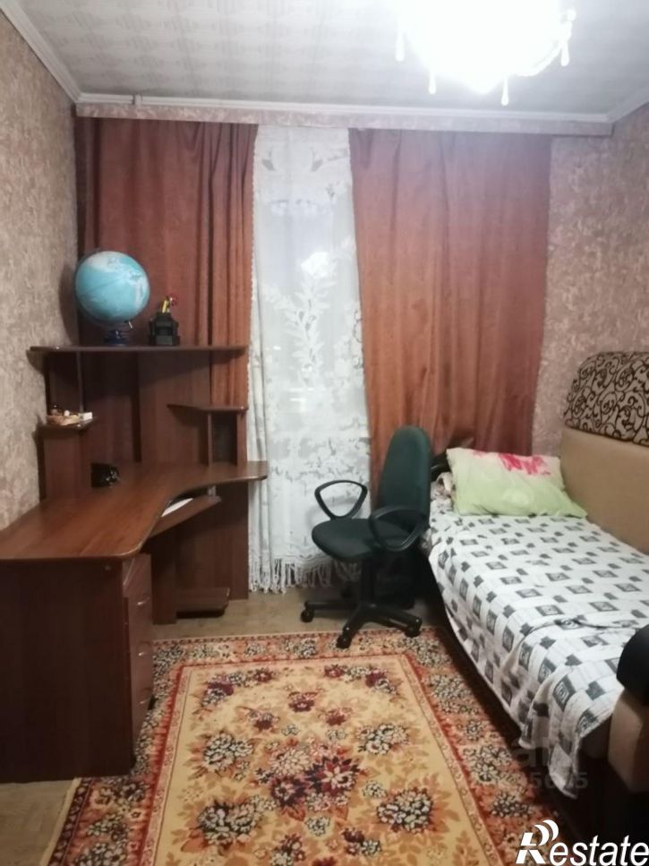 4-комн квартира 10-й микрорайон, 67