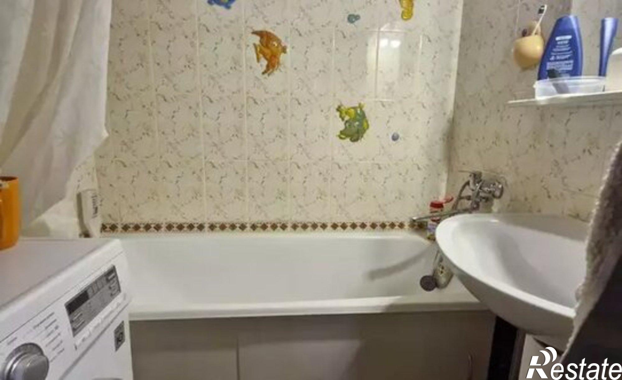 Купить квартиру за 6 500 000 рублей на 10-й микрорайон, 25