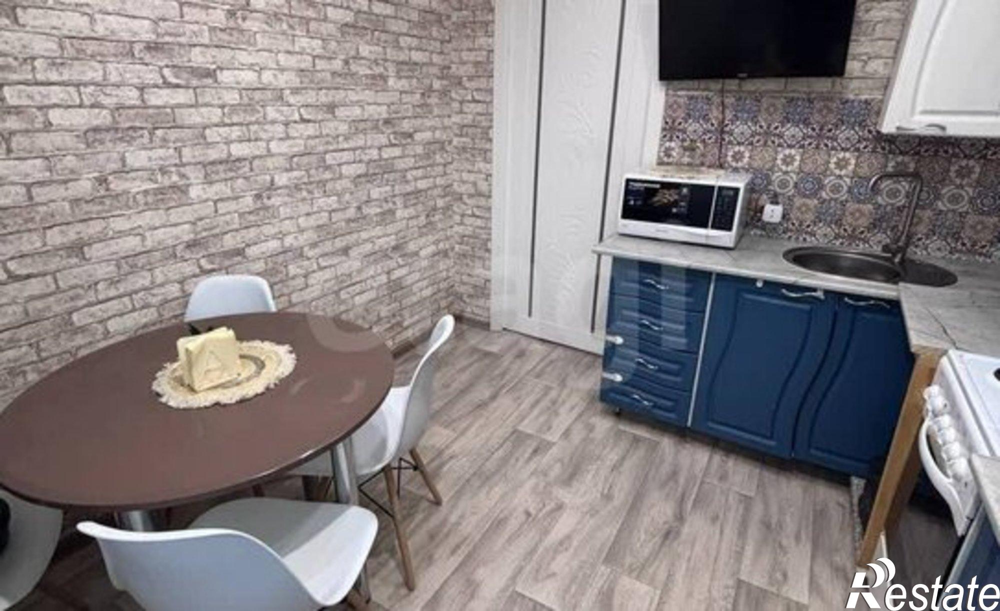 Купить квартиру за 5 000 000 рублей на 9-й микрорайон, 27