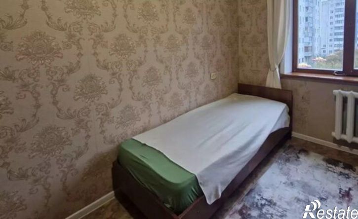 3-комн квартира 10-й микрорайон, 25