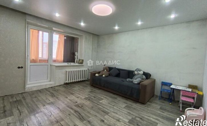 2-комн квартира 10-й микрорайон, 35