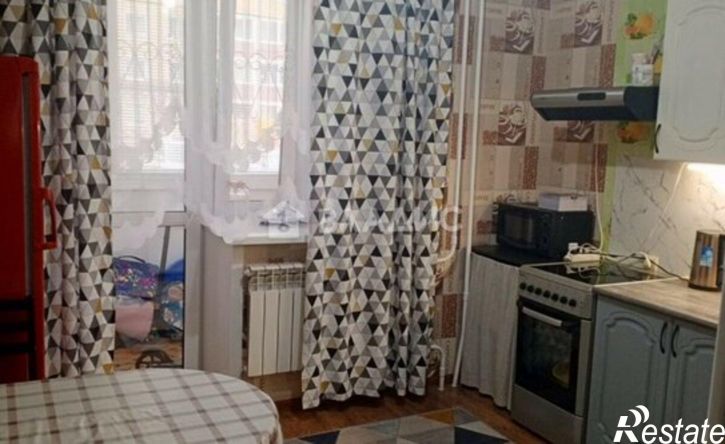 3-комн квартира 10-й микрорайон, 73А