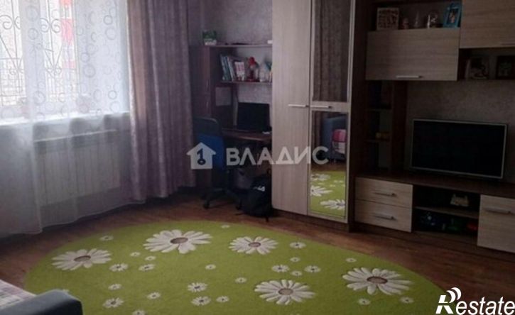 3-комн квартира 10-й микрорайон, 73А