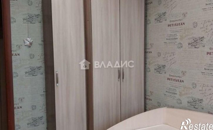 4-комн квартира 15-й микрорайон, 4