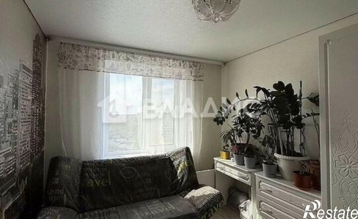 4-комн квартира 8-й микрорайон, 40