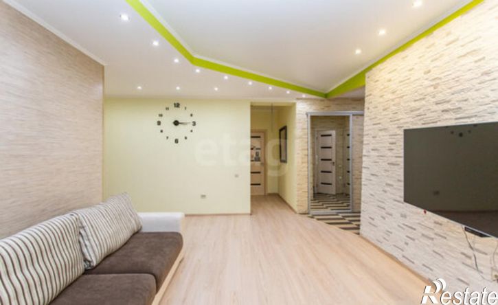 3-комн квартира 2-я Северная улица, 33/1