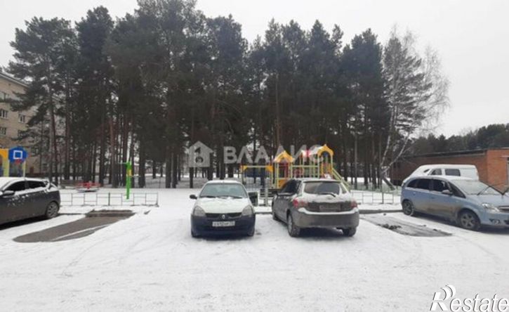 3-комн квартира микрорайон Менделеево, 13