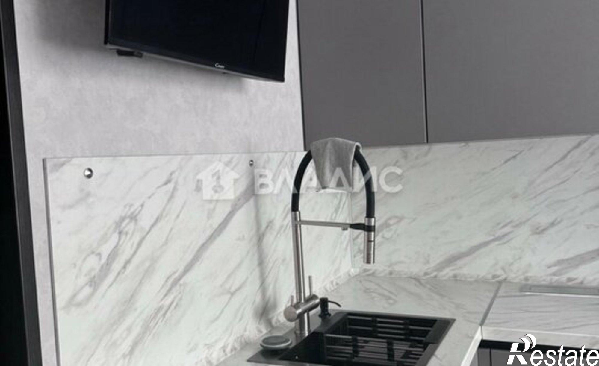 Купить квартиру за 4 700 000 рублей на 10-й микрорайон, 24