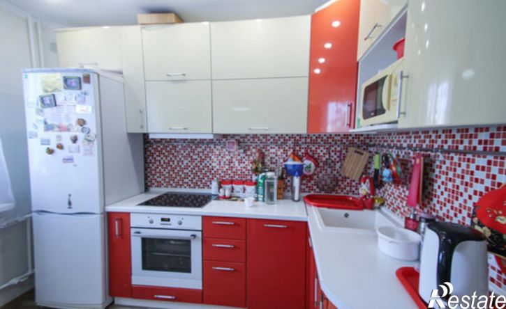 3-комн квартира 8-й микрорайон, 31
