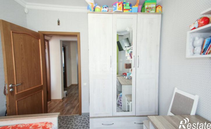 3-комн квартира 8-й микрорайон, 31