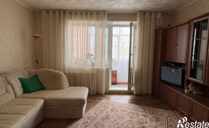 3-комн квартира 10-й микрорайон, 35