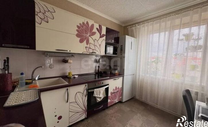 3-комн квартира 10-й микрорайон, 35