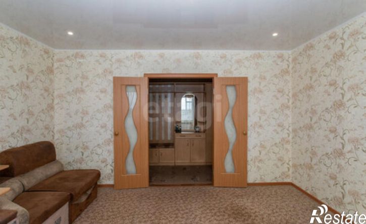 4-комн квартира микрорайон Иртышский, 17