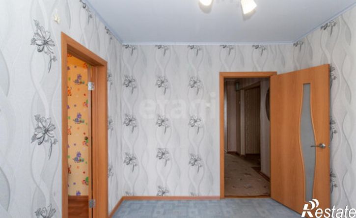 4-комн квартира микрорайон Иртышский, 17