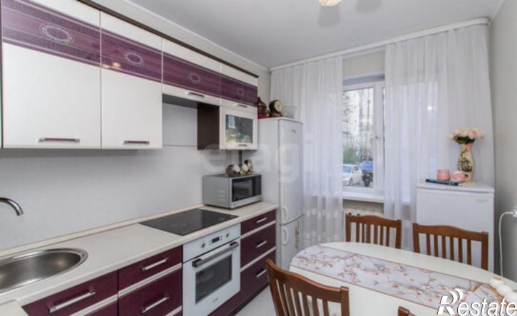 3-комн квартира 8-й микрорайон, 46