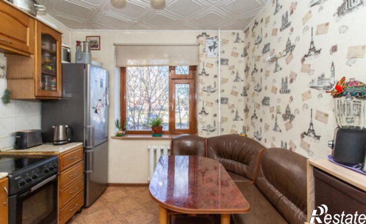 4-комн квартира микрорайон 7А, 24