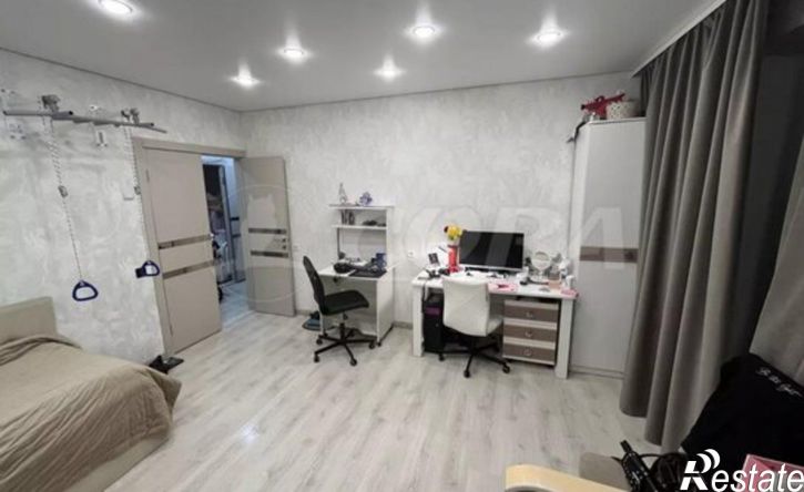 2-комн квартира 10-й микрорайон, 74