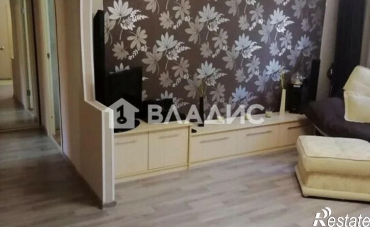 3-комн квартира 4-й микрорайон, 11А