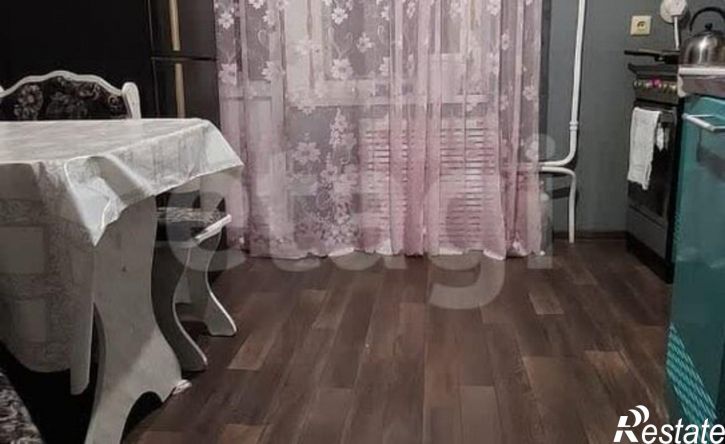 4-комн квартира 10-й микрорайон, 34