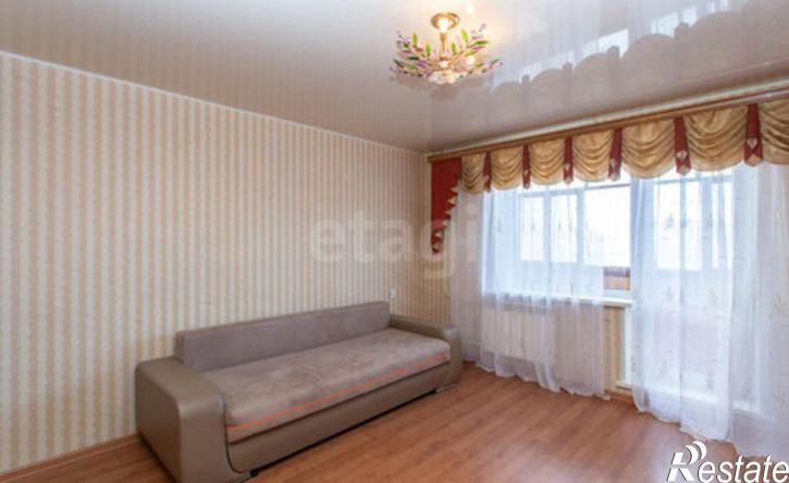 3-комн квартира 10-й микрорайон, 2
