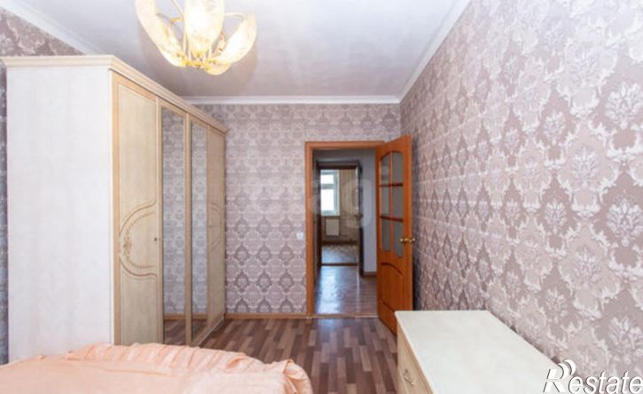 3-комн квартира 10-й микрорайон, 2