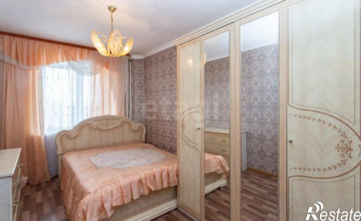 3-комн квартира 10-й микрорайон, 2