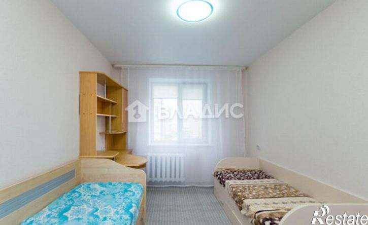 3-комн квартира 10-й микрорайон, 39