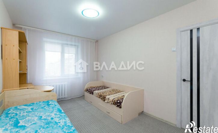 3-комн квартира 10-й микрорайон, 39
