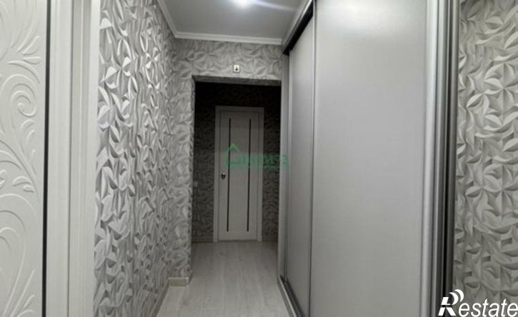 3-комн квартира 8-й микрорайон, 39