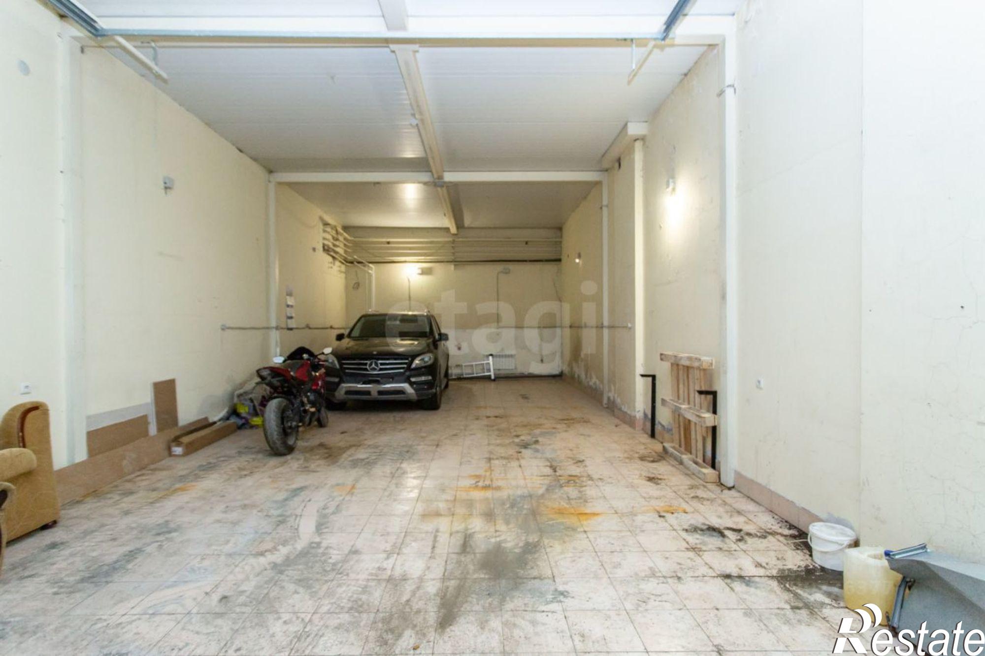 Купить гараж, место в паркинге за 13 496 300 рублей на Октябрьская улица, 20 с2