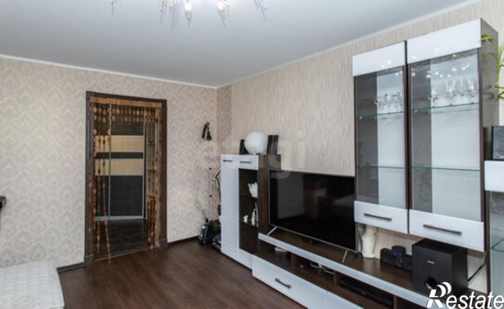 3-комн квартира 10-й микрорайон, 34
