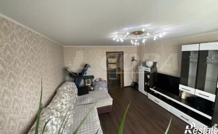 3-комн квартира 10-й микрорайон, 34