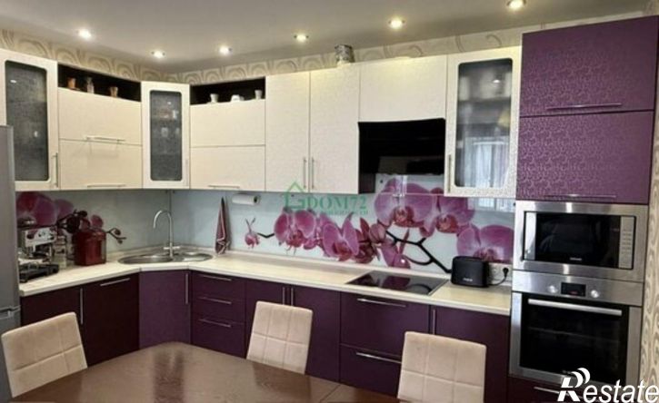 3-комн квартира улица 8 Марта, 11,  д. 11