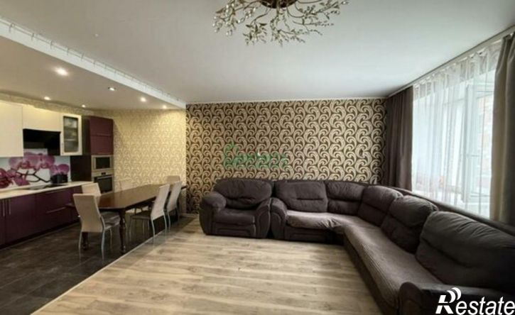 3-комн квартира улица 8 Марта, 11,  д. 11
