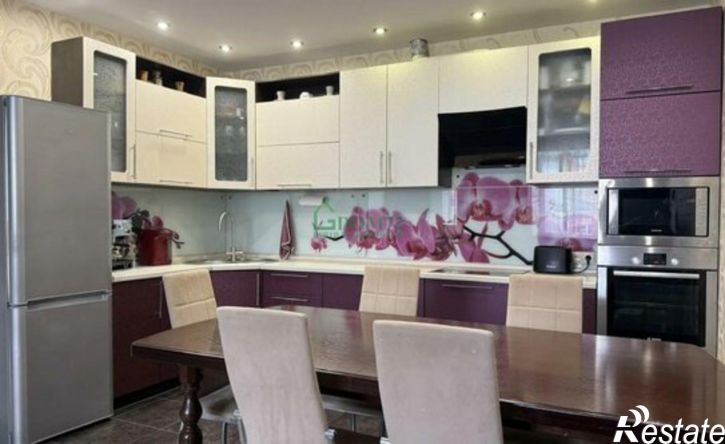 3-комн квартира улица 8 Марта, 11,  д. 11